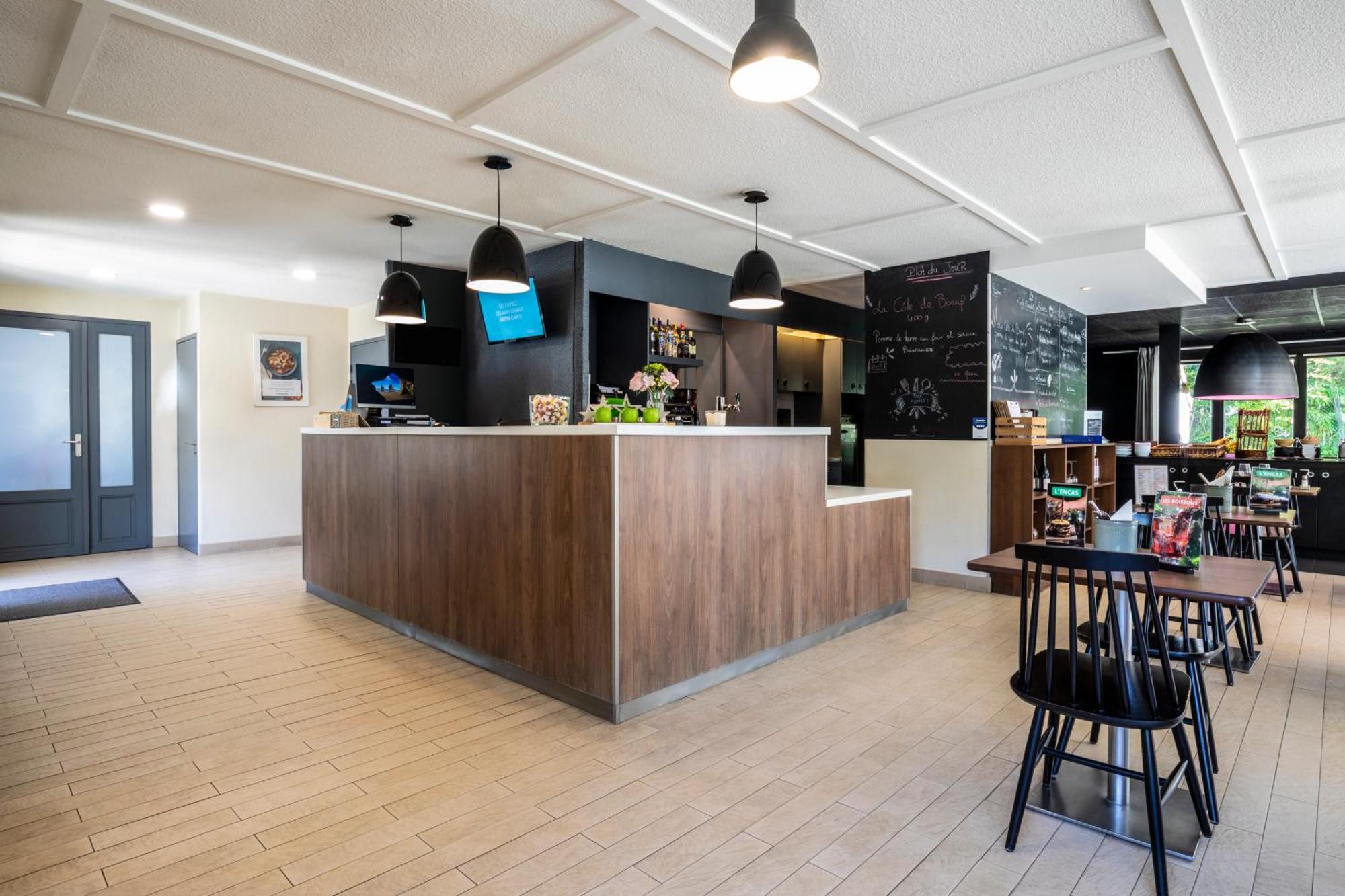 Campanile Avallon Hotel 3*