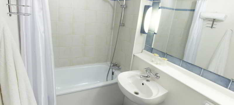 Campanile Avallon Hotel 3*